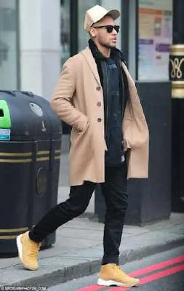 Barca Star Neymar Steps Out Looking Dapper (Photos)